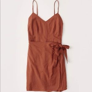 NWT Abercrombie Wrap Mini Dress in size Small